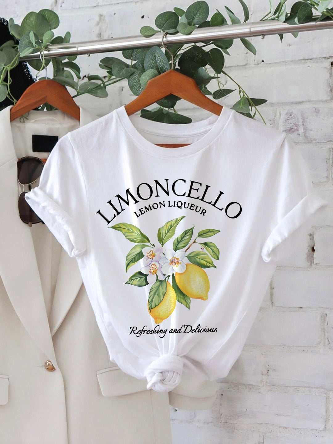 Claudia | Kurzarm-T-Shirt mit Zitronen- und Buchstabenprint