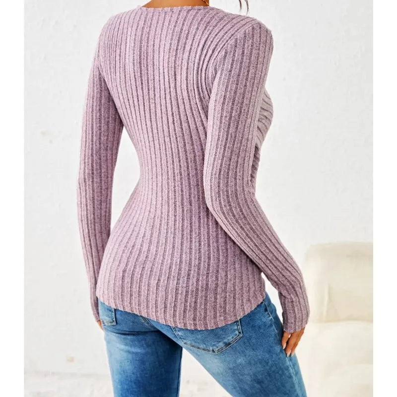 Langarmhemd mit V-Futter, das die Figur formt