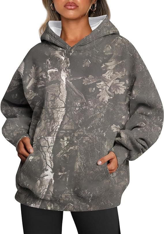 ElisaBerlin | Bequemer Camouflage-Kapuzenpullover