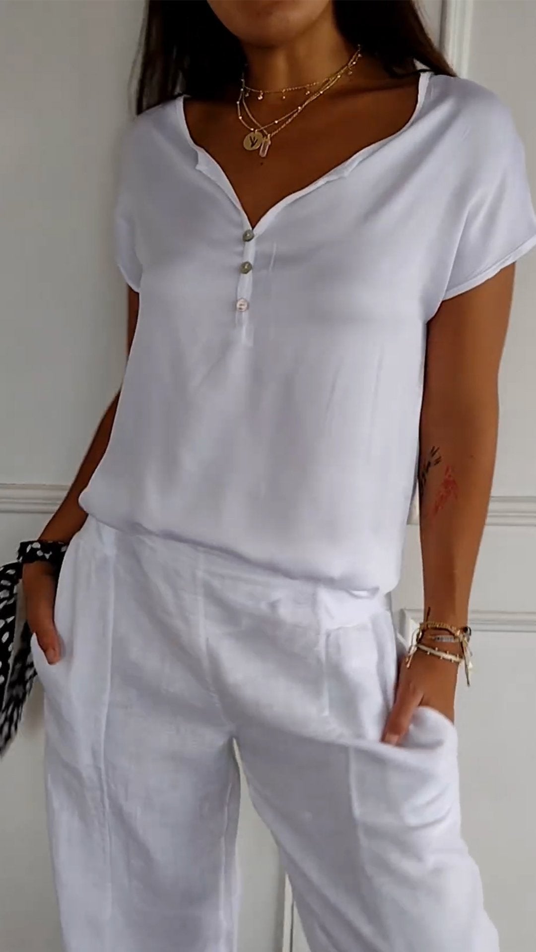 Marisa | T-Shirt mit V-Ausschnitt in lässiger Eleganz