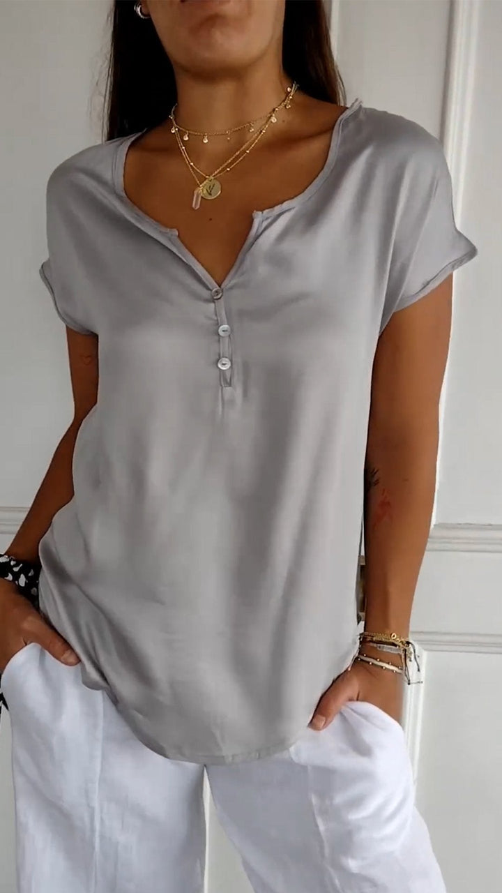 Marisa | T-Shirt mit V-Ausschnitt in lässiger Eleganz