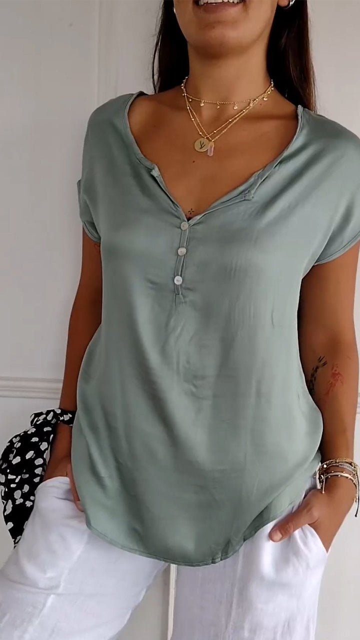 Marisa | T-Shirt mit V-Ausschnitt in lässiger Eleganz