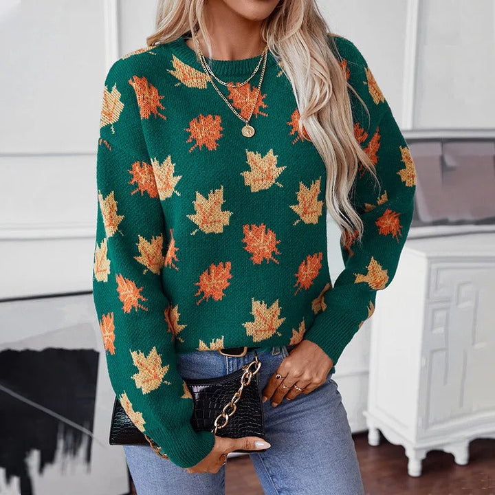 Kuscheliger Pullover mit Herbstlaub