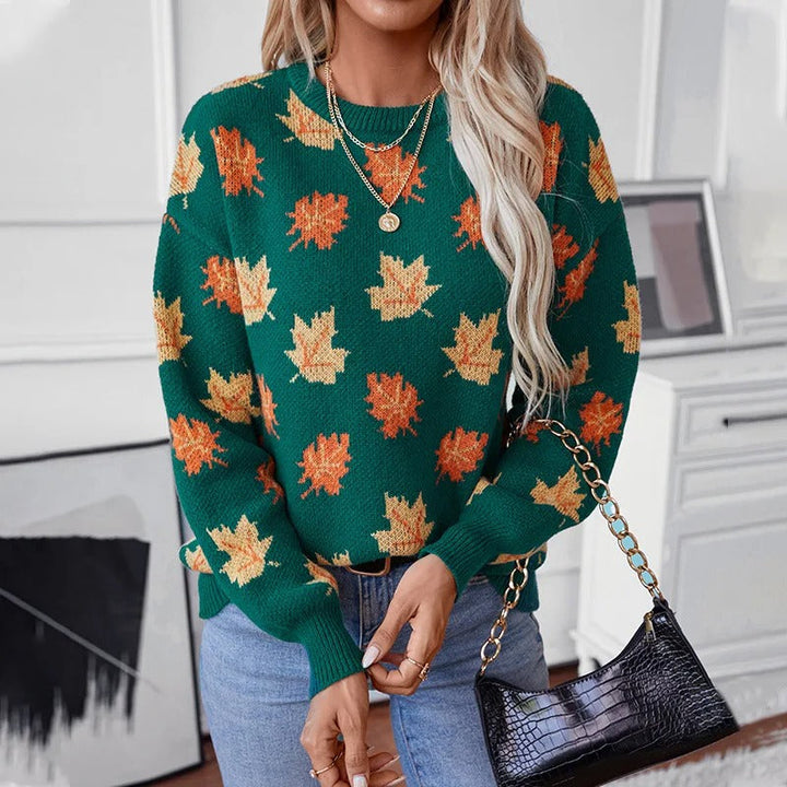 Kuscheliger Pullover mit Herbstlaub